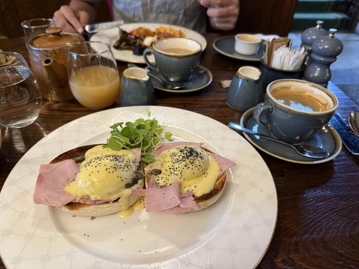 マナーハウス朝食　エッグベネディクト.jpg