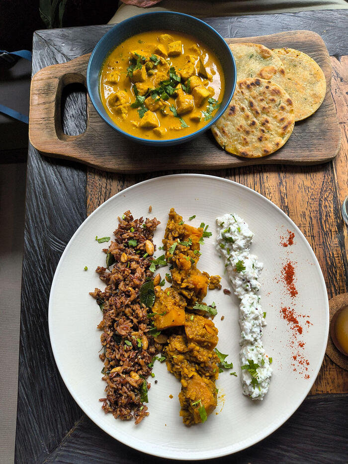 隠れ家レストラン「Dapur Usada」