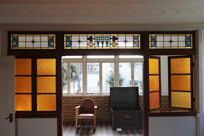 洋館2階のステンドグラス