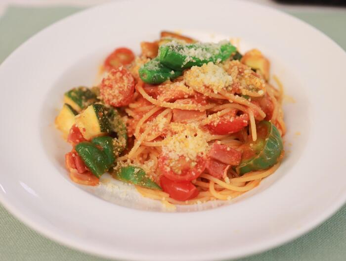 自然栽培野菜とベーコンのアマトリチャーナ