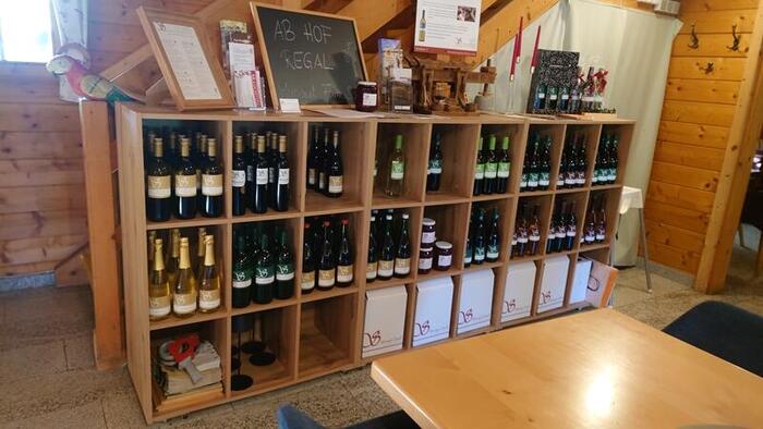 ホイリゲのワイン売り場