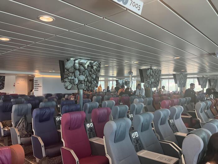 ストックホルム近郊のNynäshamnからフェリー　内観