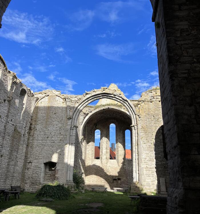 数多くの遺跡と教会跡地