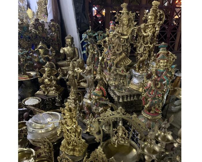 真鍮の置物：ちょっと変わったものを探す