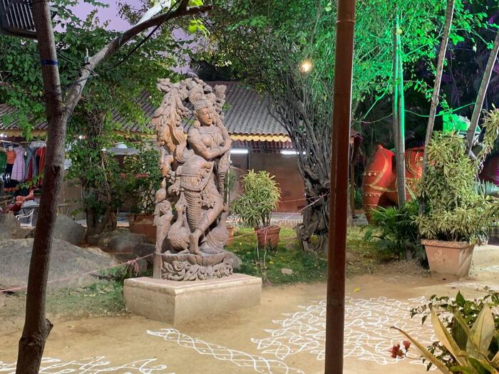 季節限定の展示会やクラフトフェアが頻繁に開催