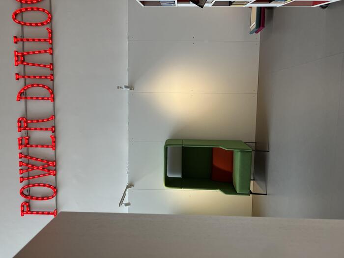 スウェーデンの公共施設内