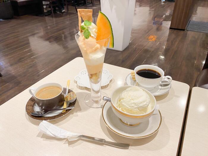 スノーロイヤル 赤肉メロンパフェ