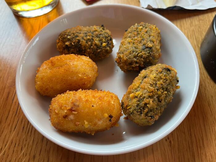 タパスメニューで人気のミニクリームコロッケ