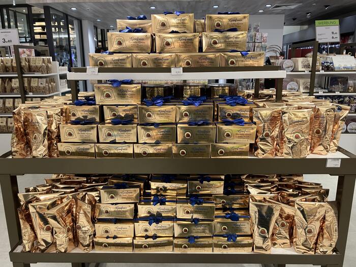 デパート、Galeriaにさまざまなタイプのグフレを集めた特設コーナーができていました