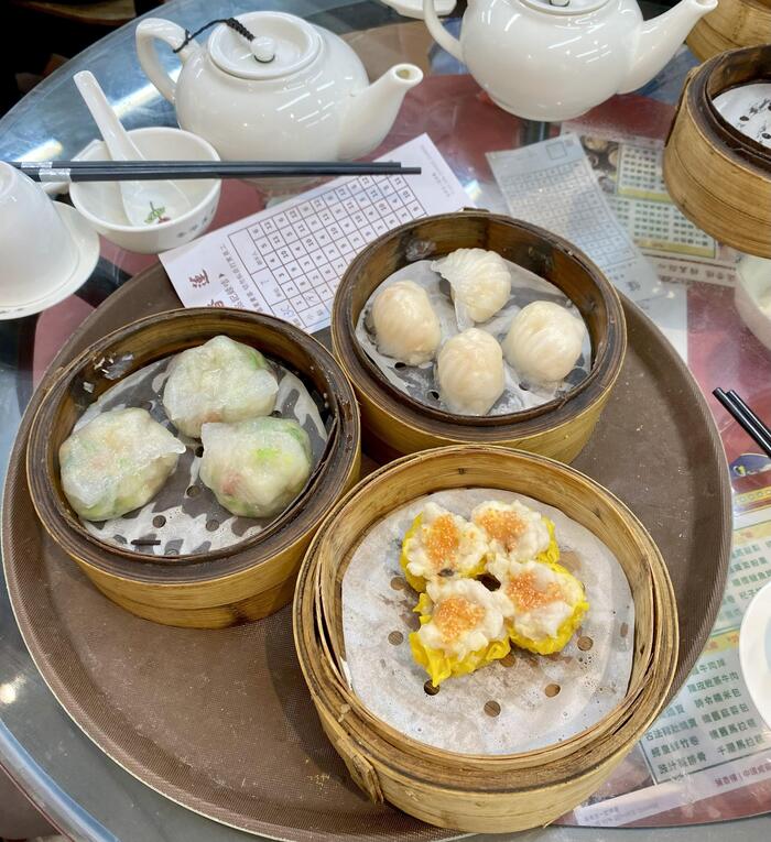 海老シュウマイ、肉シュウマイ、海老や野菜が入った蒸し餃子