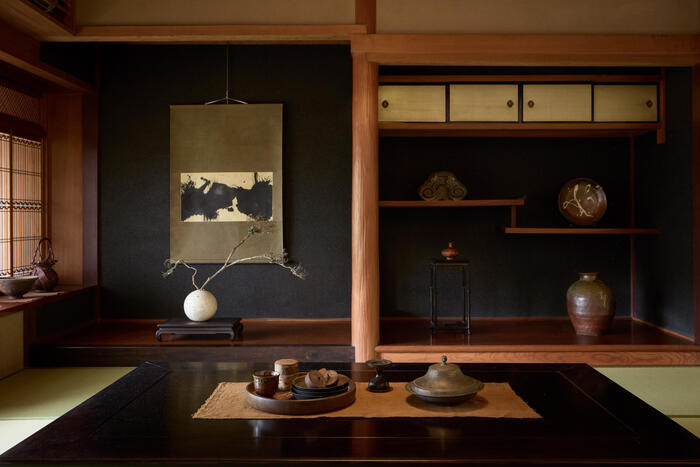 ＜各部屋で「瓦」を取り入れたスタイリングを楽しむことができる＞