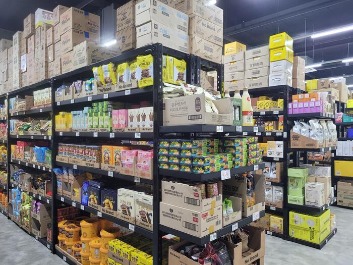 emartの店舗内にあるNo Brandコーナー