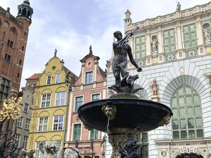 ドゥーギ広場のネプチューン像