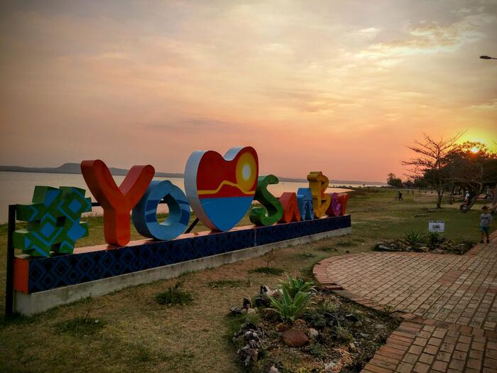 イパカライ湖から見る夕焼け