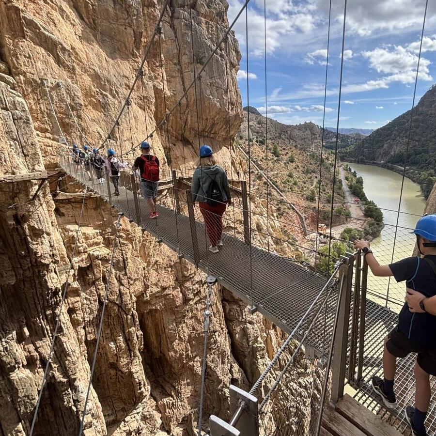 【スペイン】世界一危険だった100ｍ越えの断崖絶壁に設置された木道「カニミート・デル・レイ」を歩いてきた！