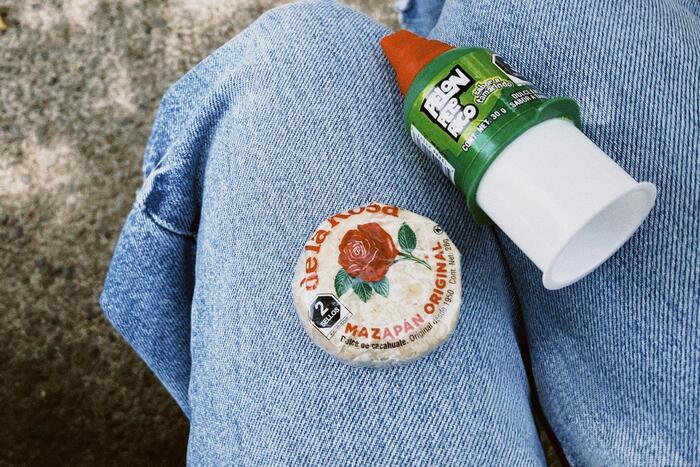 バラのパッケージが特徴的なマサパン