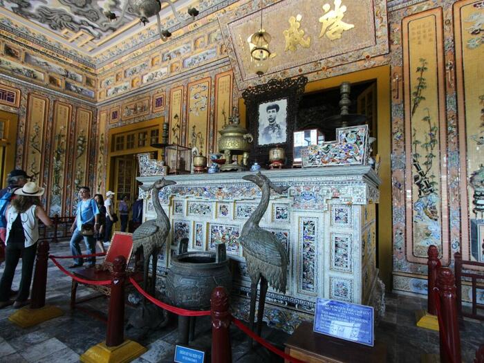 カイディン帝廟（12代皇帝）