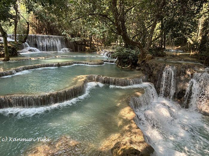 美しい水の流れ