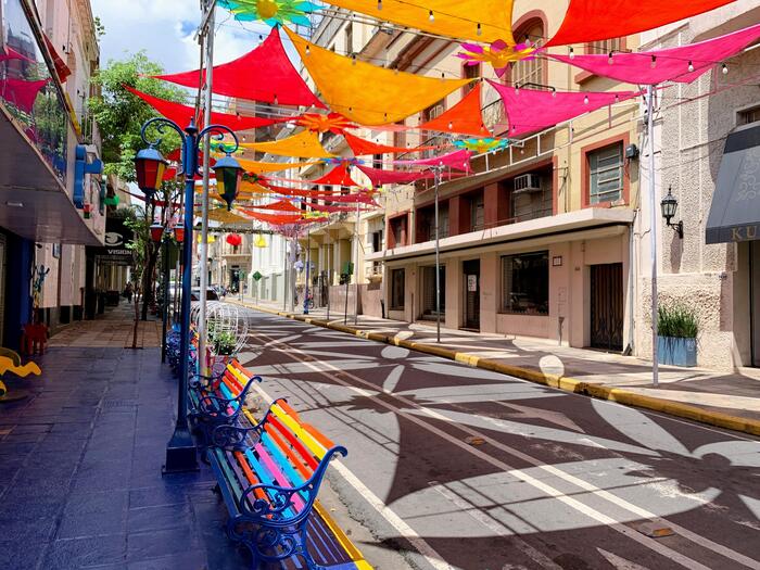 アスンシオンは大きな都市、見どころのほとんどはパルマ通り