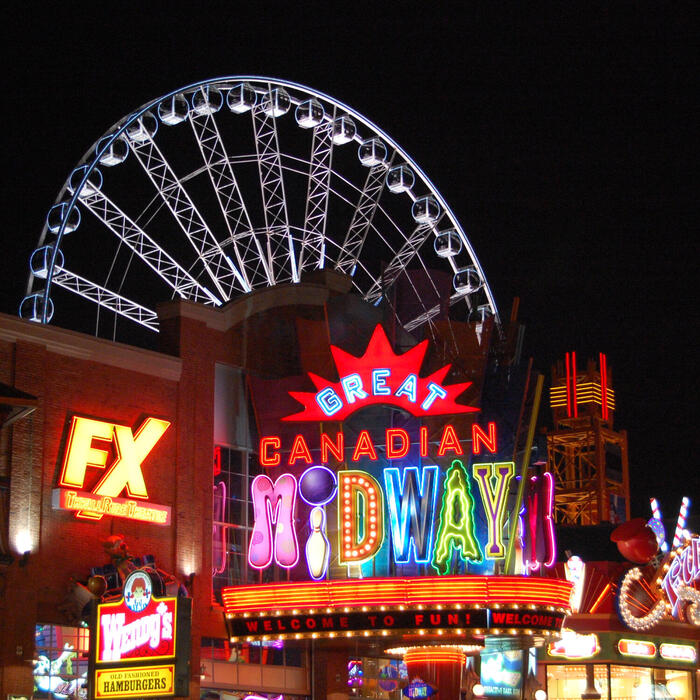グレートカナディアン・ミッドウェイのネオンサイン