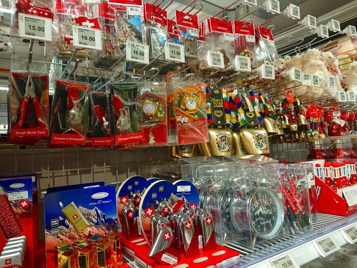スイス旅の良い思い出になりそうなお土産がいっぱい