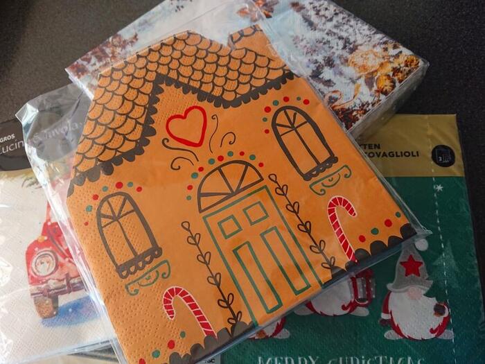 ペーパーナプキンは軽くて持ち帰りやすい