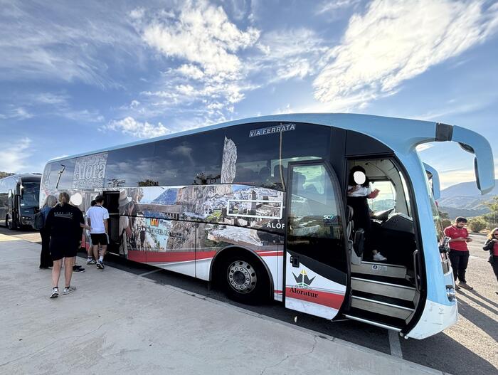 マラガ発着のバスツアー