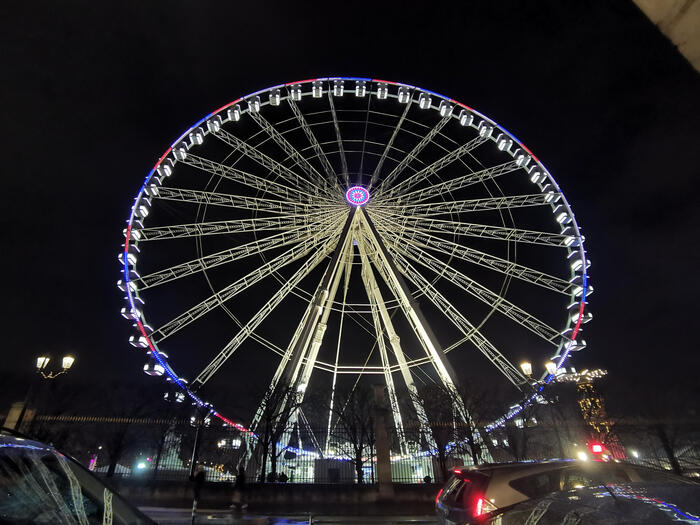 観覧車は行列ができるほど人気の乗り物