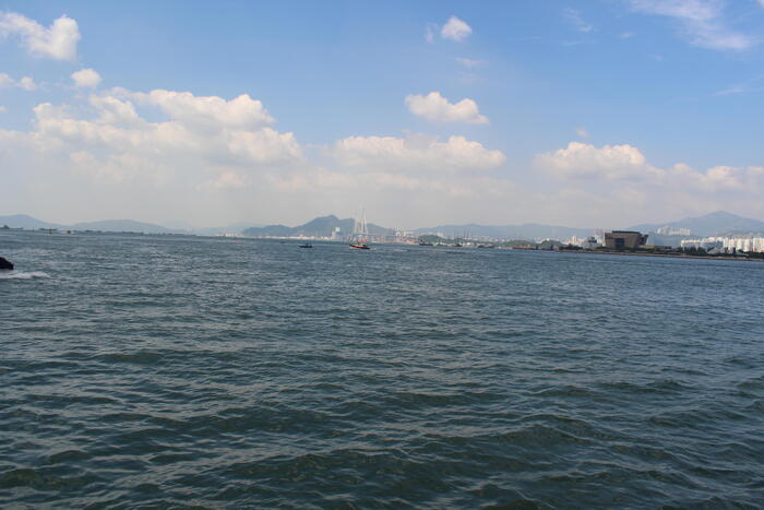 筆者は右側に座った為、開放的な風景が広がっていました