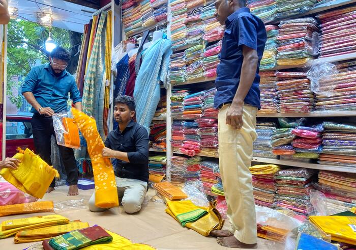 サリー屋さんの様子