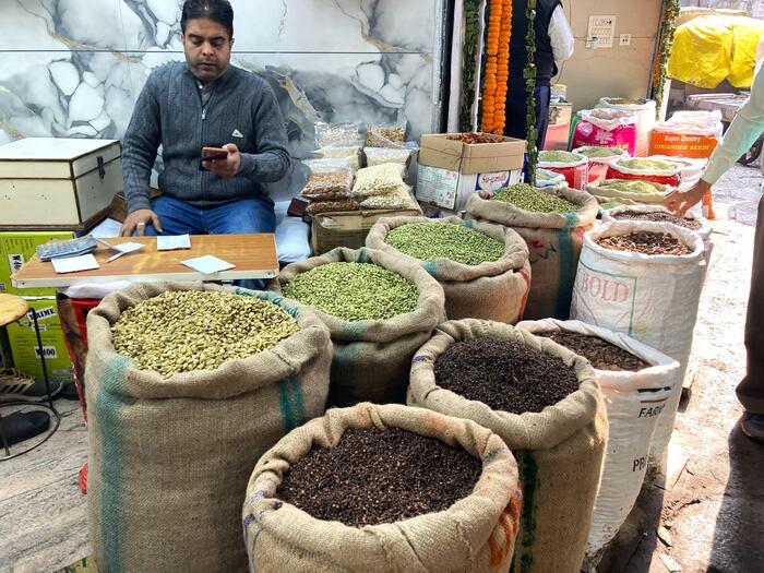 デリーのチャンドニーチョークにあるスパイスマーケット