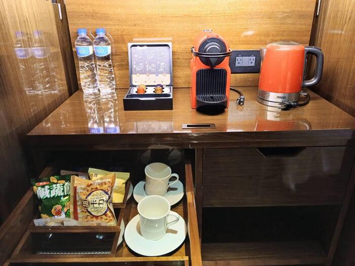 無料でいただけるお菓子やスナックなども置かれています