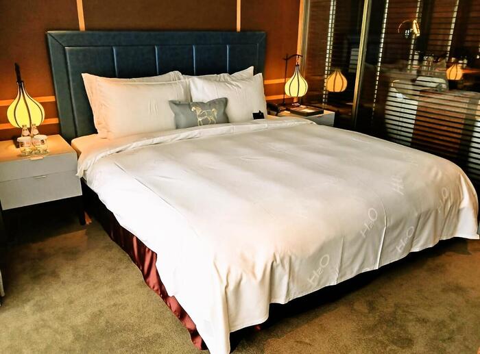 キングサイズベッドの「水漾套房」