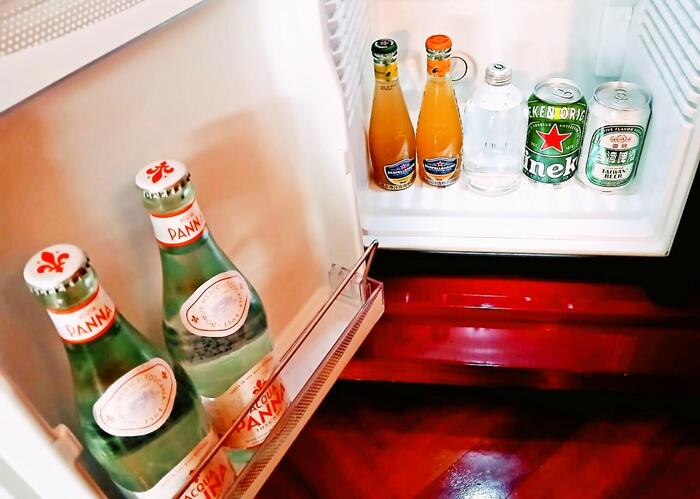 冷蔵庫の中のものは無料です