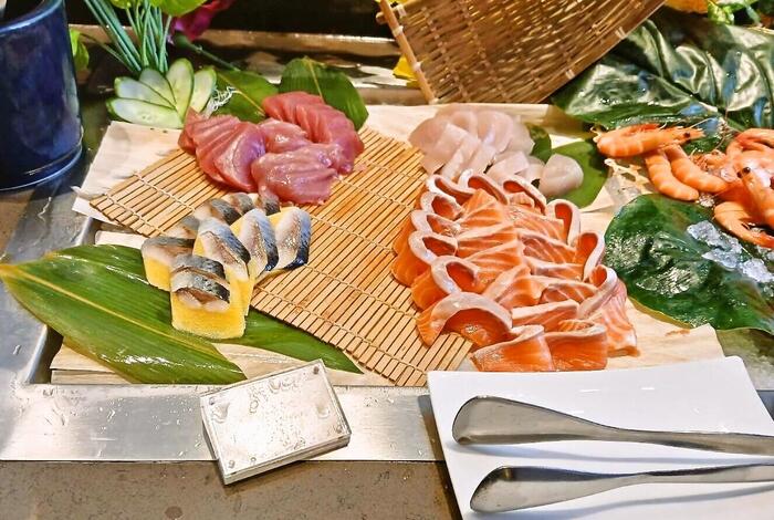 刺身もあります