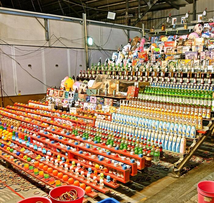 入り口附近は食べ物が多いですが、奥の方にはこのようなゲームもあります