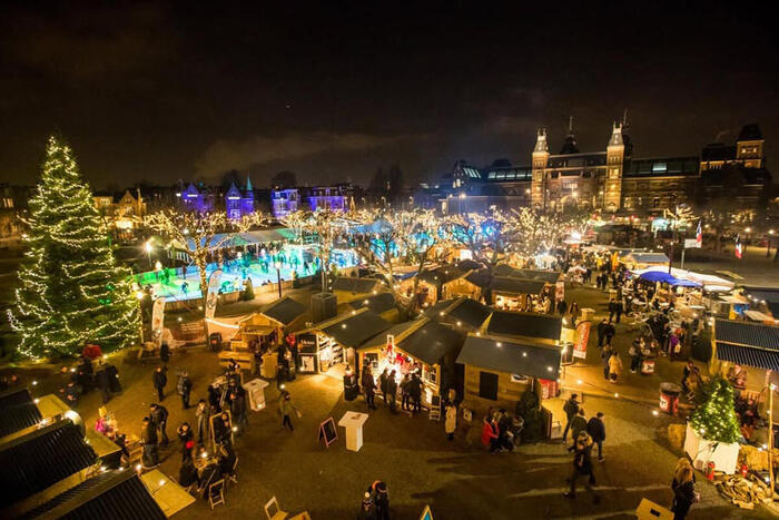 12月はクリスマスマーケット