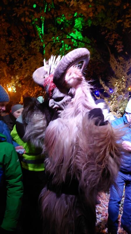 ＜獣のような異形のペルヒテンの姿＞