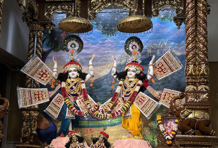 クリシュナ寺院の中の様子