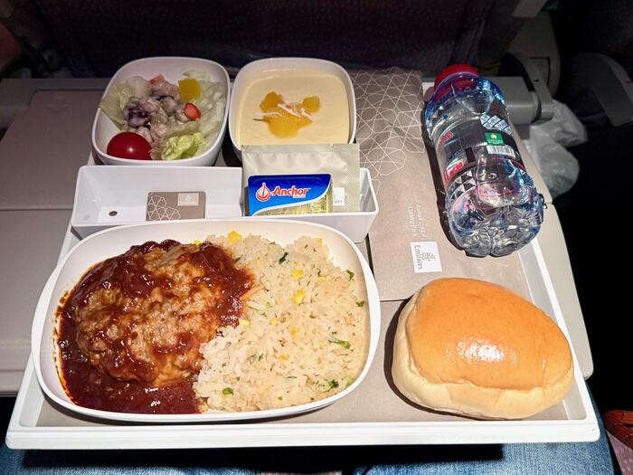 エミレーツ航空　ボーイング777-300　機内食
