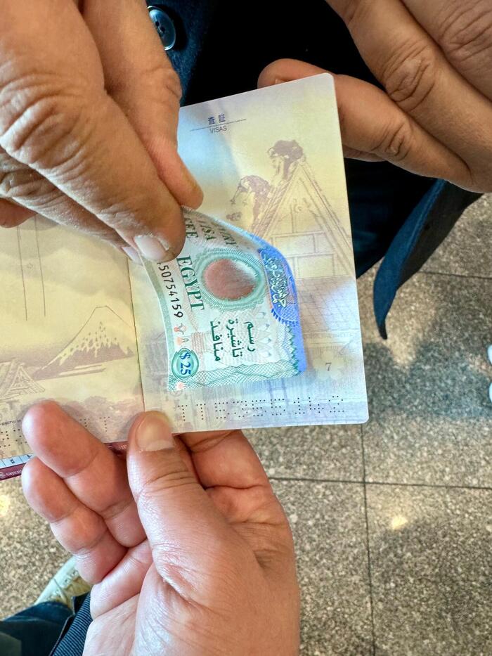 カイロ国際空港　エジプト査証　ビザ