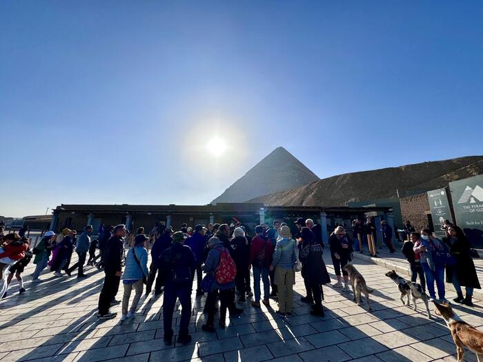 エジプト　ギザ　ギザの三大ピラミッド　クフ王