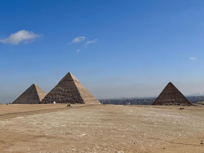 エジプト　ギザ　三大ピラミッド