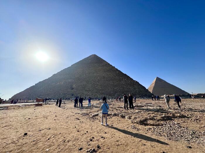 エジプト　ギザ　ギザの三大ピラミッド　クフ王　カフラー王