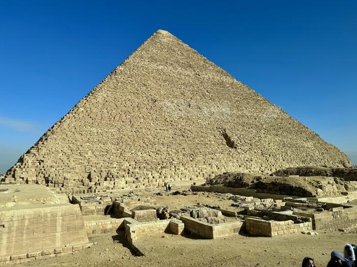 エジプト　ギザ　ギザの三大ピラミッド　クフ王