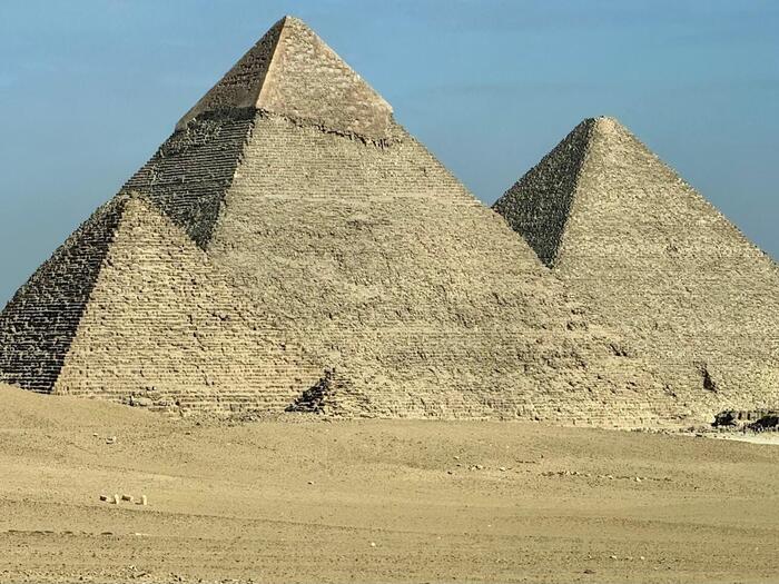 エジプト　ギザ　ギザの三大ピラミッド