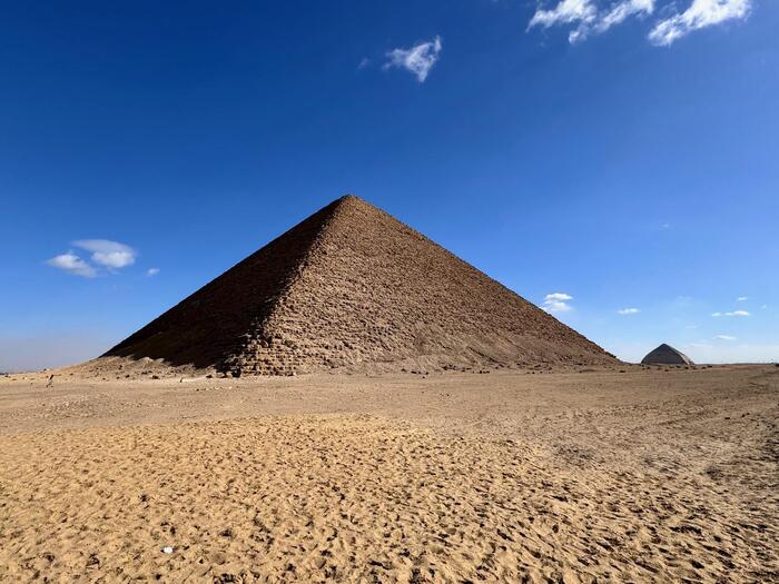 エジプト　ダハシュール　赤ピラミッド　スネフェル王　屈折ピラミッド