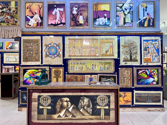 エジプト　ギザ　パピルス店　3 Pyramids Papyrus institute