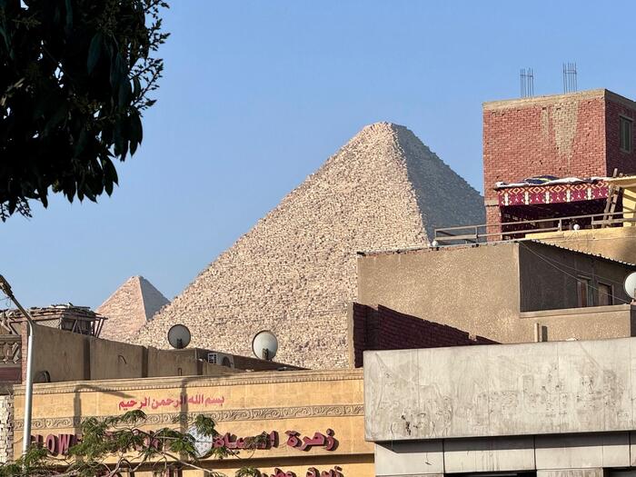 エジプト　ギザ　パピルス店　3 Pyramids Papyrus institute