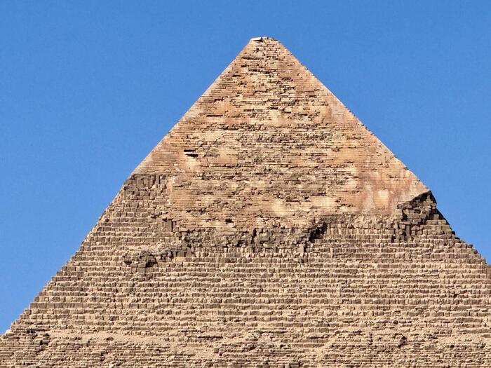 エジプト　ギザ　ギザの三大ピラミッド　カフラー王